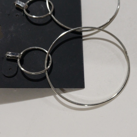 Silver tone Double Hoops Interconnected 2.5-in drop Earrings - Women's Jewelry - Picture 5 of 10